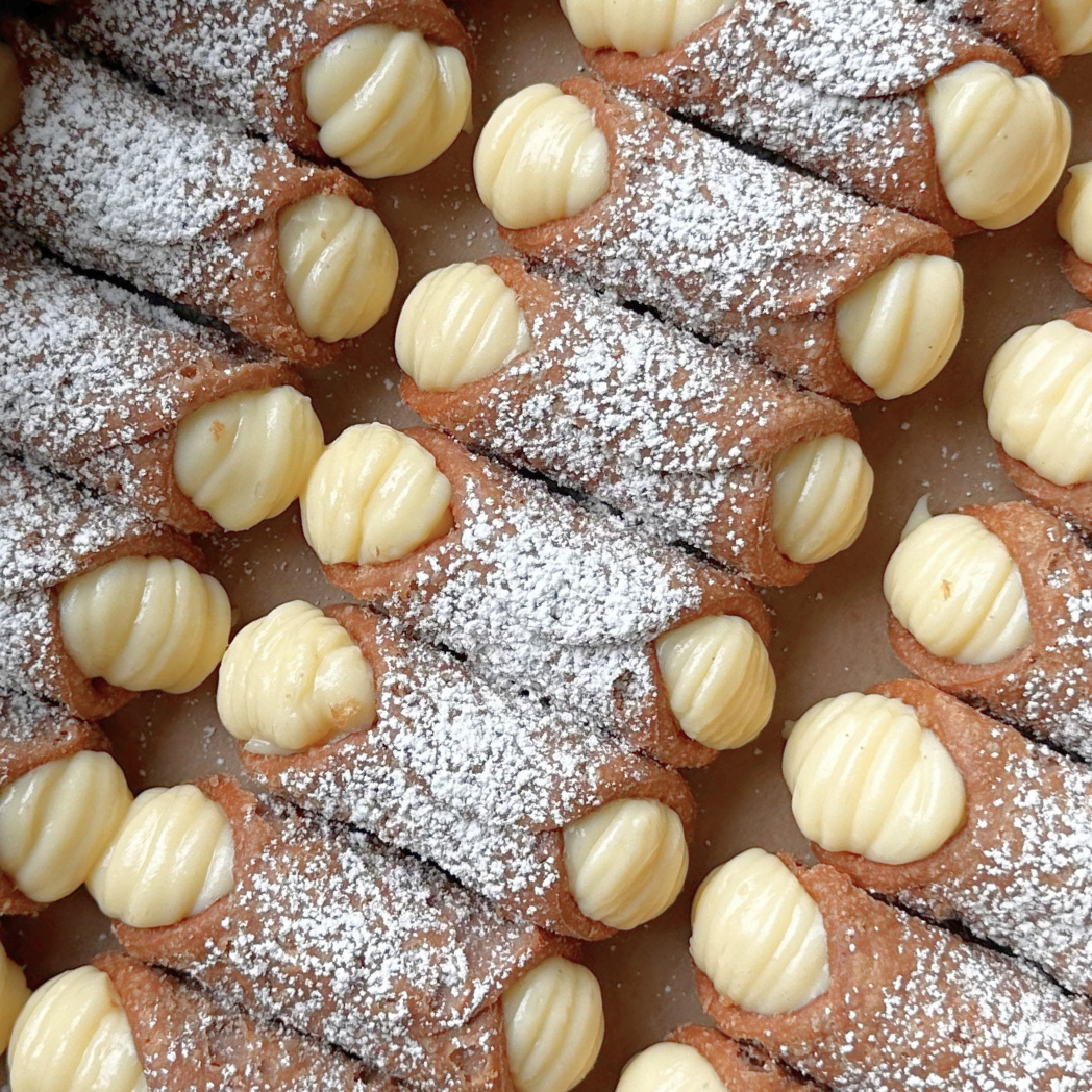 Cannoli Gift Box - 24 Pack