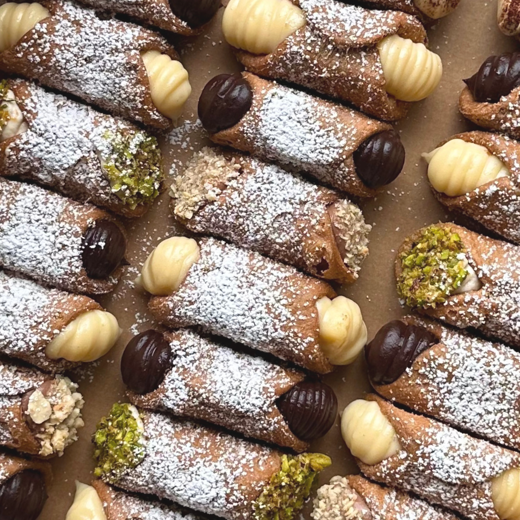Cannoli Gift Box - 24 Pack