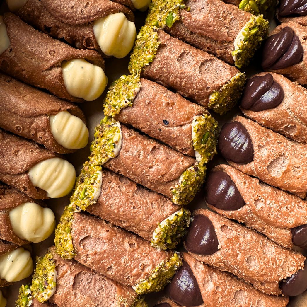 Cannoli Gift Box - 24 Pack